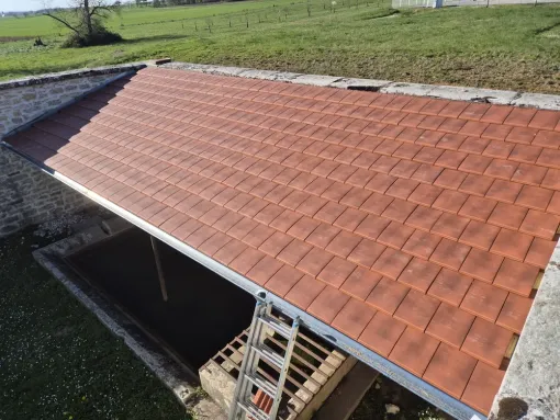 Rénovation d'un toit monopant pour le lavoir à Dammartin-Marpain, Dole, Richard Bois & Toit