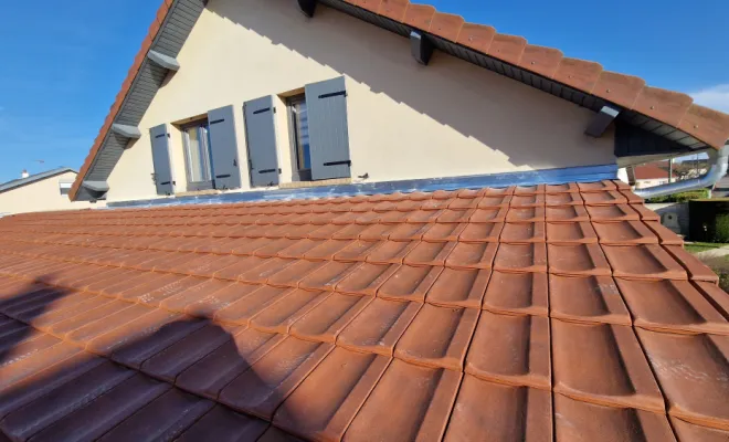 Pose de tuiles mécaniques de type Santenay