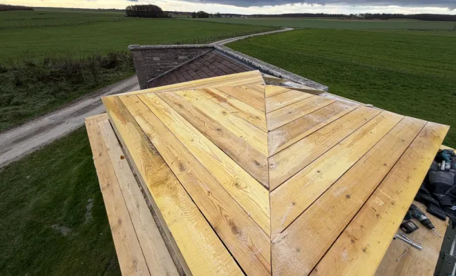 Réalisation d'une toiture en zinc pour un lavoir, Dole, Richard Bois & Toit