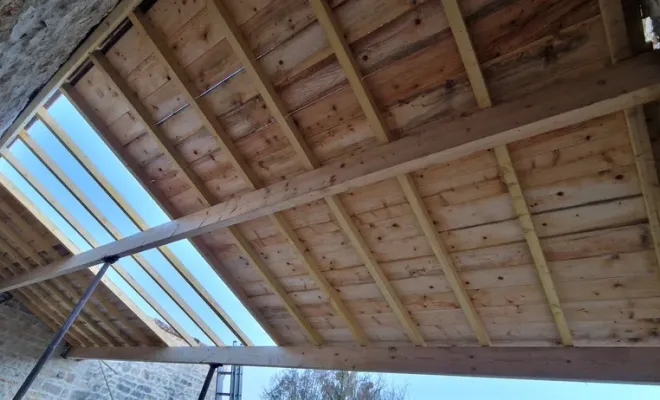 Rénovation d'un toit monopant pour le lavoir à Dammartin-Marpain, Dole, Richard Bois & Toit