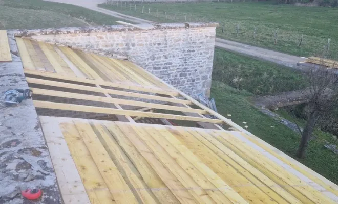 Rénovation d'un toit monopant pour le lavoir à Dammartin-Marpain, Dole, Richard Bois & Toit